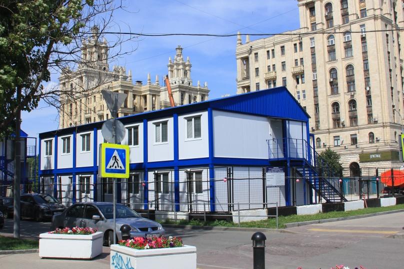 Здания располагаются на Кутузовском проспекте