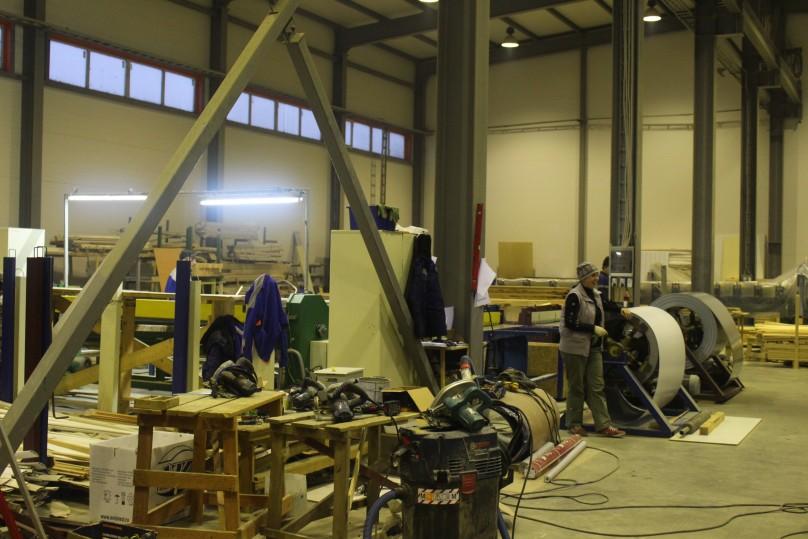 Это участок изготовления стеновых панелей для блоков, совместимых с системой Containex, подготовки утеплителя и гибки доборных элементов.