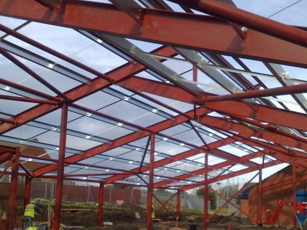 Фото Скатная кровля ангара с фермой-балкой