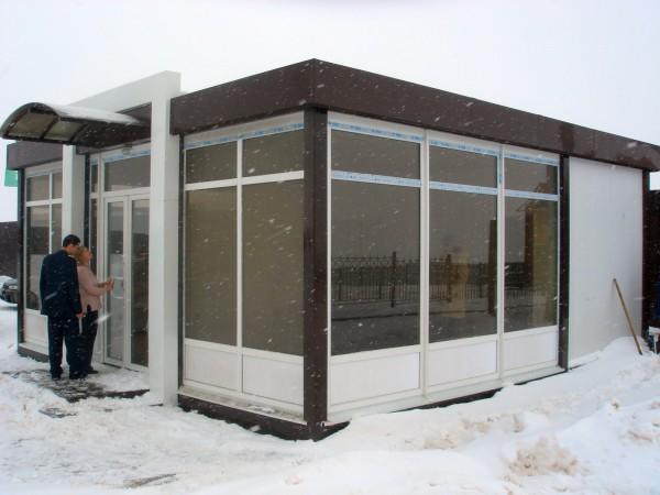 Фото Небольшой торговый киоск из 3-х блоков