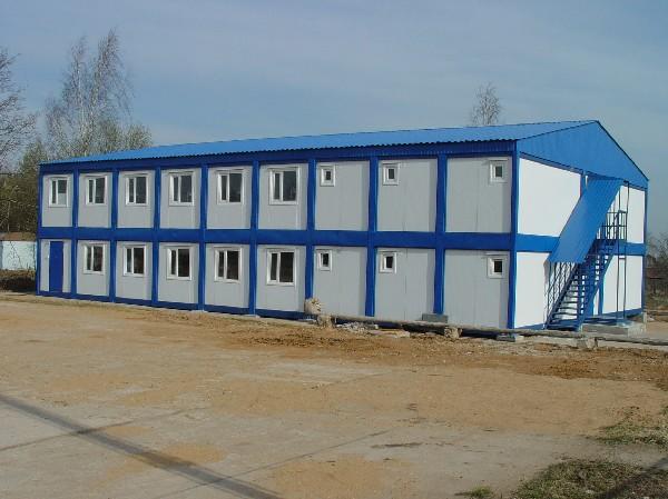 Фото Небольшое общежитие из блок-модулей с сэндвичем