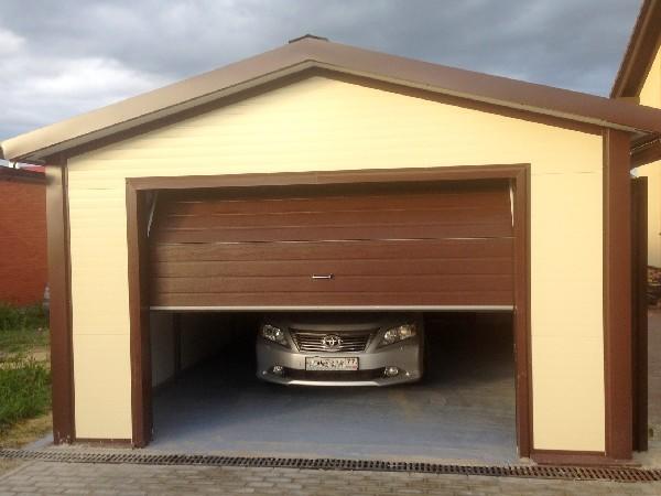 Фото Гараж из сэндвич-панелей