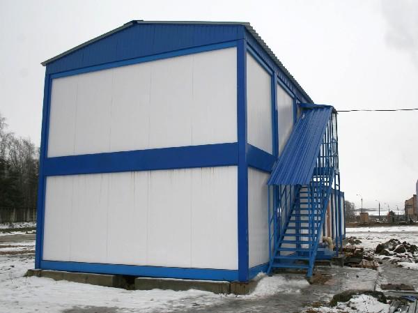 Фото Здание снабжено наружной лестницей