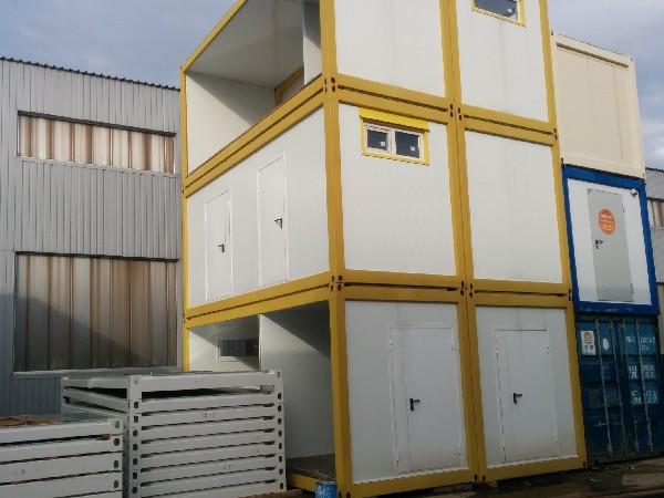 Фото Бытовки подготовленные для соединения в будущее здание