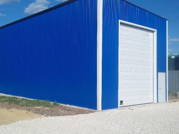 Фото ангар-гараж из сэндвич-панелей