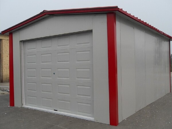 Фото Металлический сборный гараж с изоляцией из сэндвич-панелей