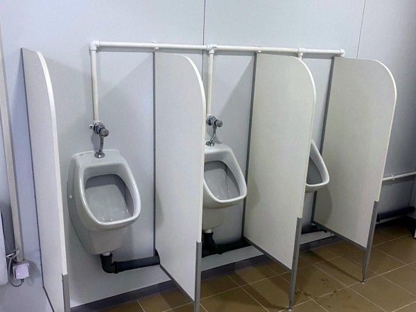 Фото Установка нескольких писуаров