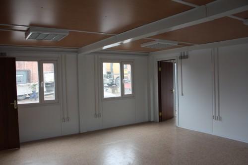 Фото Рабочее помещение в штабе строительства