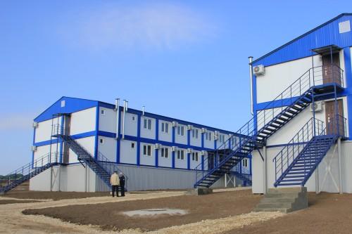 Фото Лестницы с удлиненными маршами (марши выполнены из профильных труб)