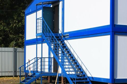 Фото Лестница внешняя, совмещенная с крыльцом входной группы первого этажа