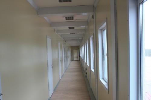 Фото Корридор в большом офисном здании