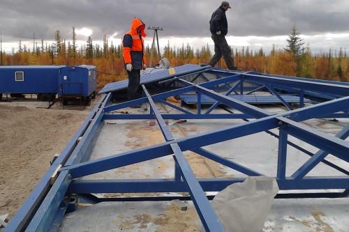 Фото Процесс установки скатной крыши в Новом Уренгое