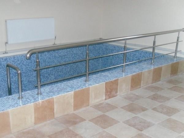 Фото Сопряжение ограждений на переходной площадке