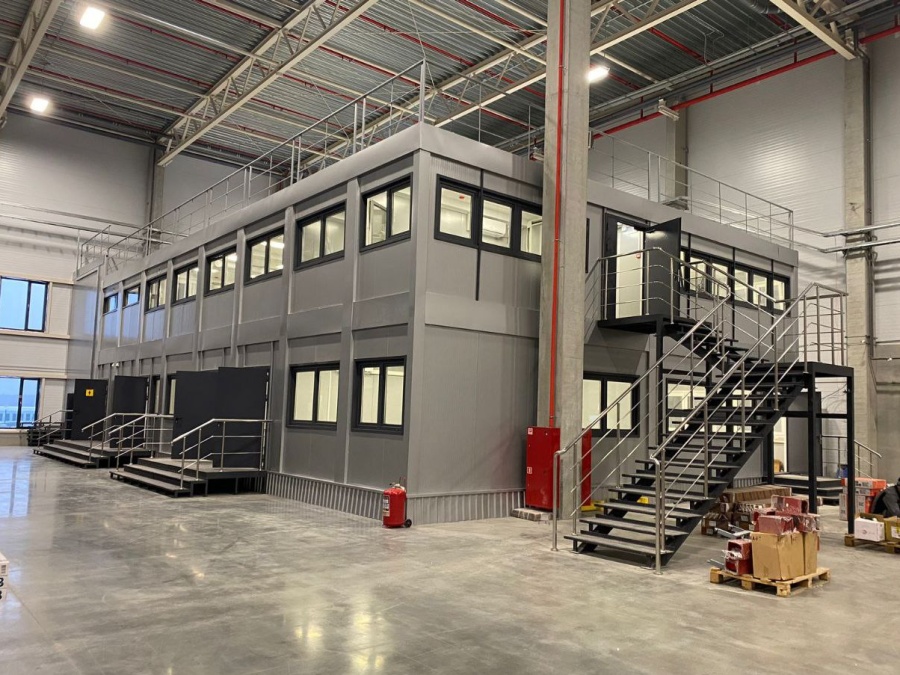 Превью Административное здание из блок-модулей в складском помещении